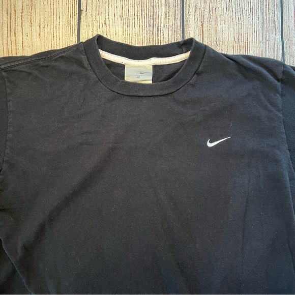 VTG Nike Y2k Athletic Black Shirt Youth Boys Size M‎ Swoosh Gray Tag Embroidered - Picture 2 of 7
